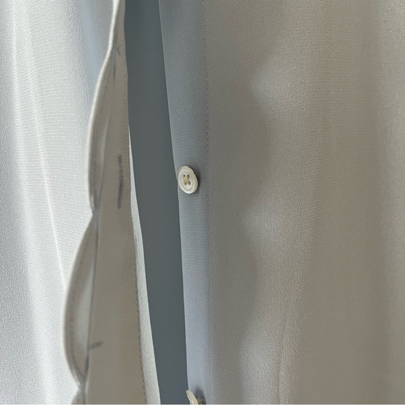 NWOT Women’s Banana Republic Blue Silk Blouse with Scalloped Trim - Picture 4 of 10